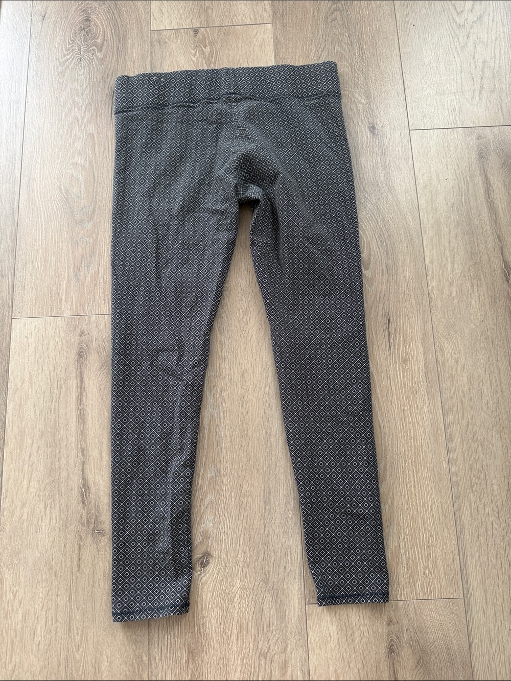 Mixit Black & Gray Geometric Capris